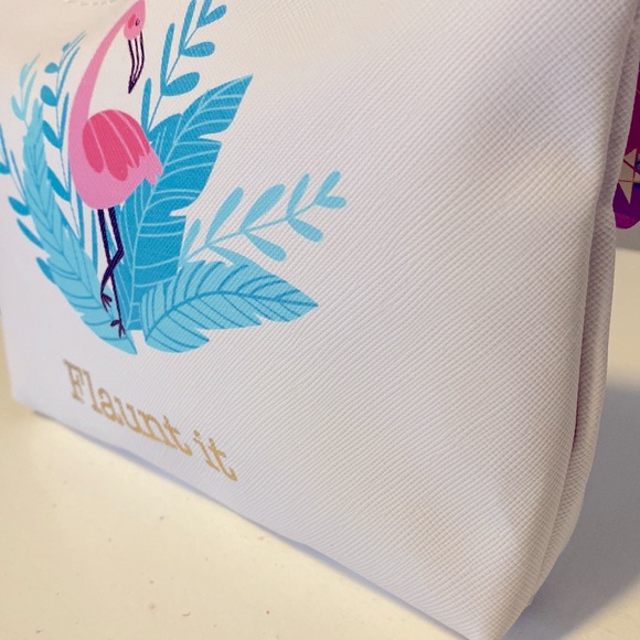 “Flaunt it “ Cosmetic Bag - Picture 2 of 4